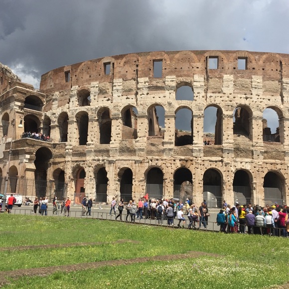 Meet your Posher, Stephanie - Picture 5 of 8